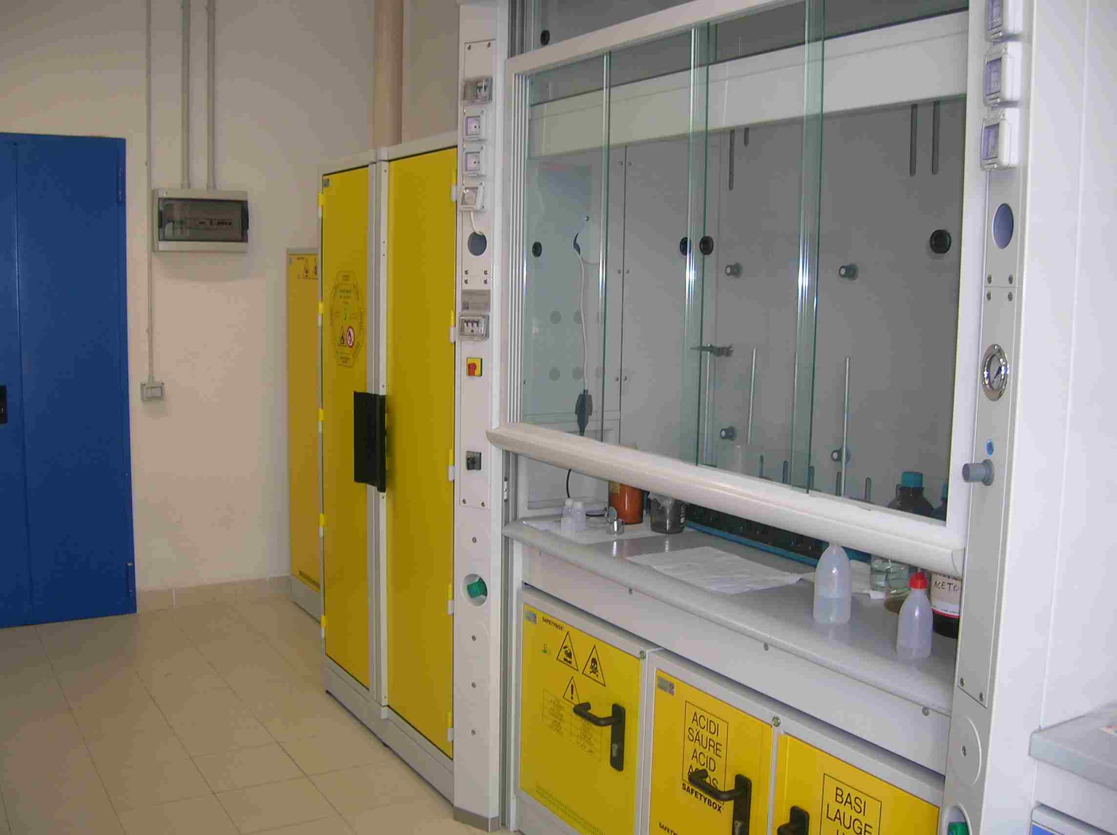 Laboratory hood