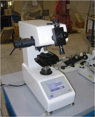 Micro-hardness tester.jpg Micro-hardness tester.jpg